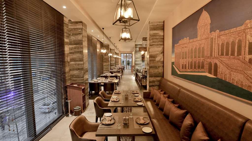Best Western Plus Maya - Luxury Collection Hotel Dhaka Restaurant bilde